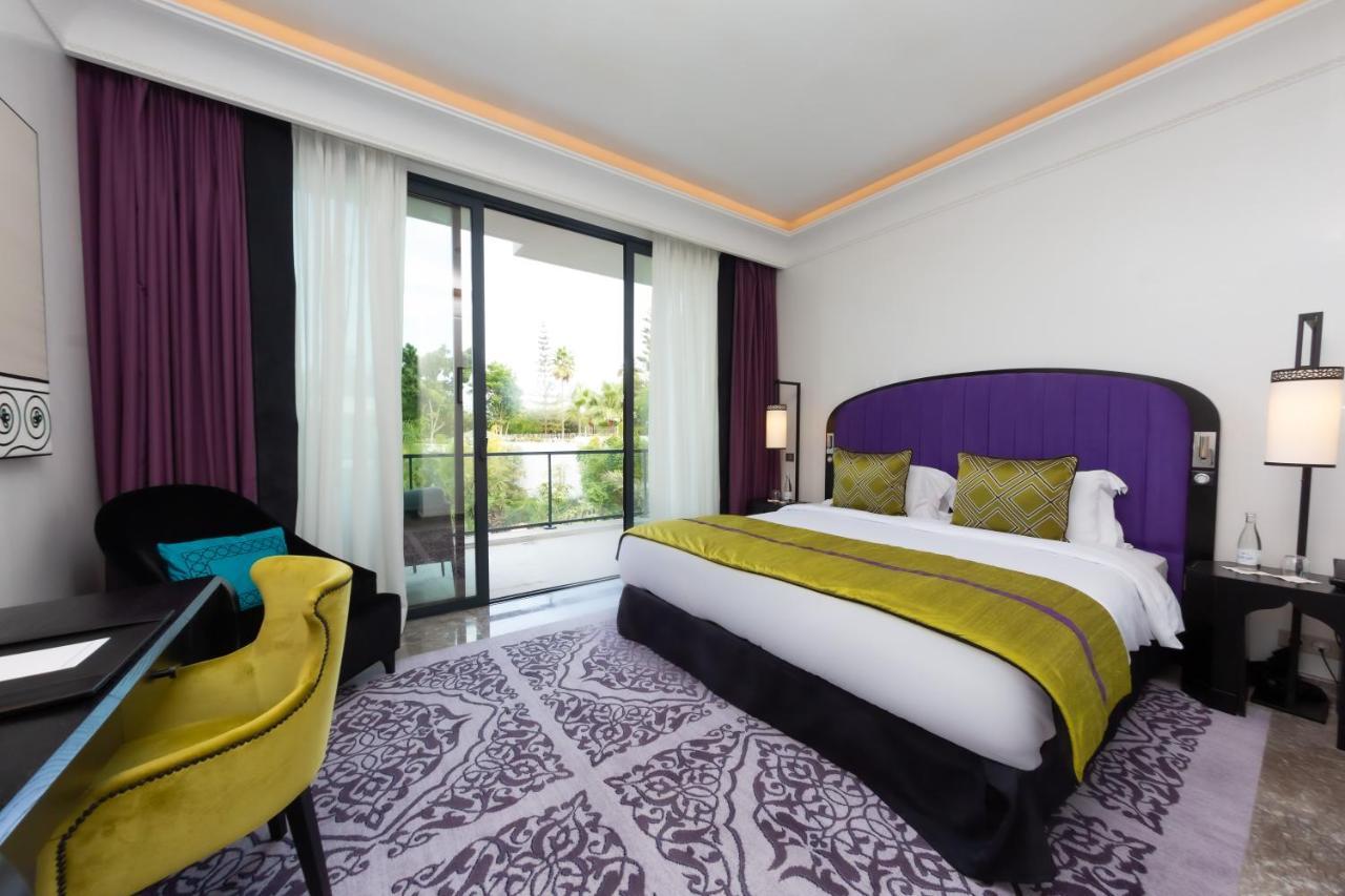 Hotel Story